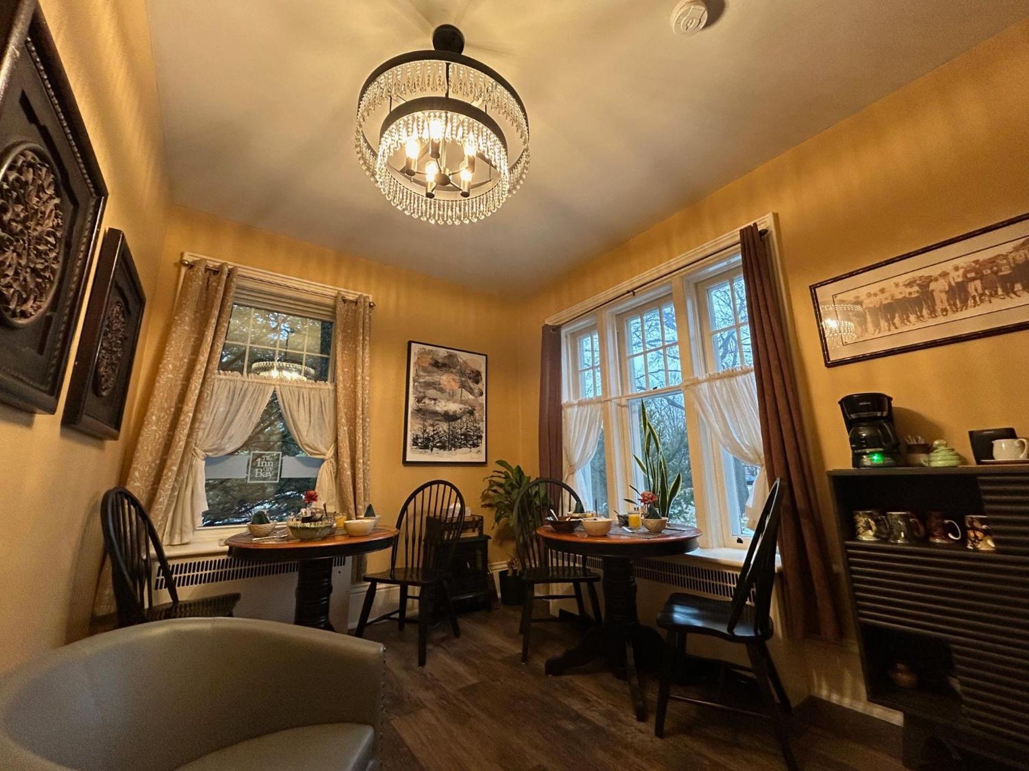 The Inn On Bay Gravenhurst Eksteriør billede